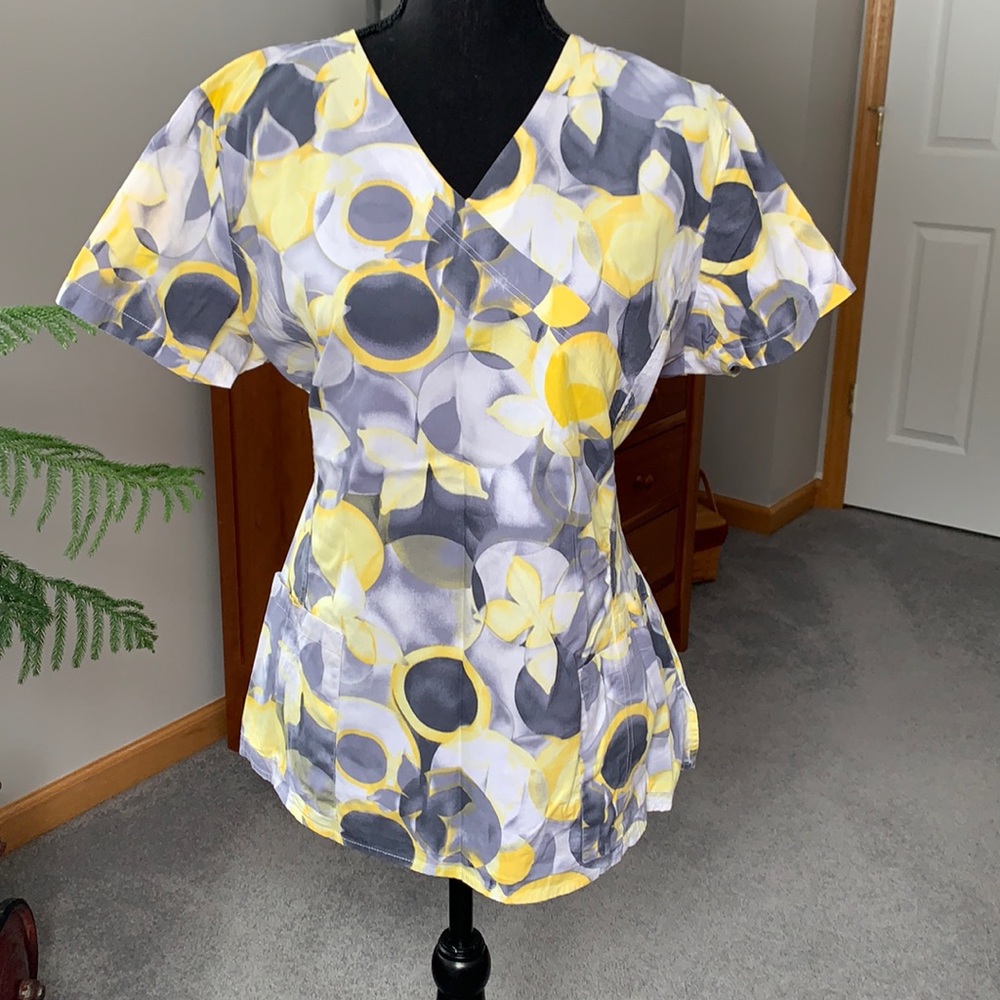 Scrub top